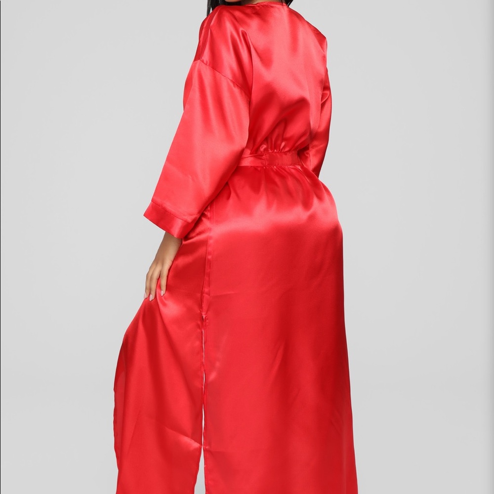 Getting Ready Robe RED - Picture 2 of 4
